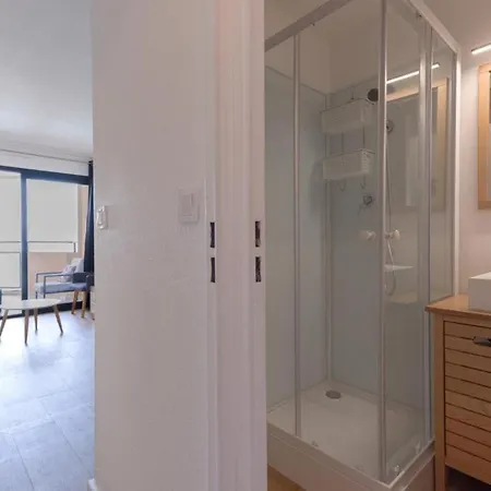 شقة L'azur Pour 3 Avec Terrasse Vue Et Piscine Accessible, Pres Des Plages