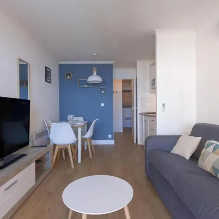 L'azur Pour 3 Avec Terrasse Vue Et Piscine Accessible, Pres Des Plages شقة *